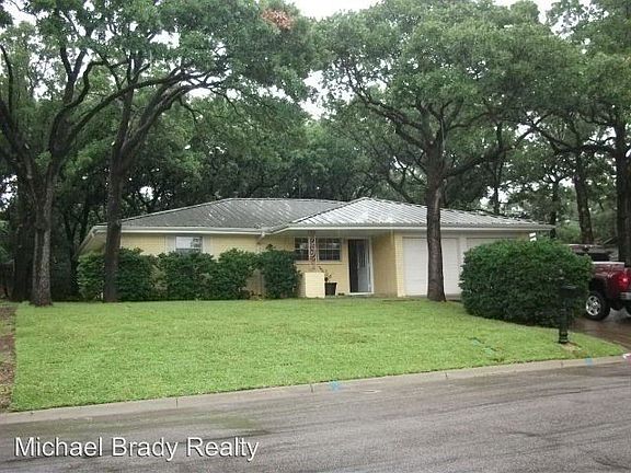 2nd image of 837 Wade Dr
