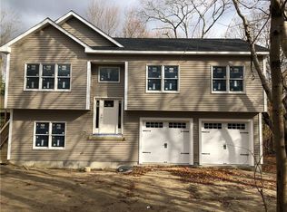 606 Slocum Rd, Saunderstown, RI 02874