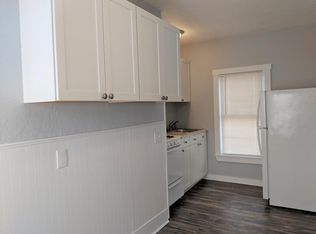 6 High St APT 3, Pepperell, MA 01463