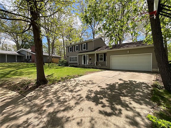 3rd image of 73 Woodhill Ct