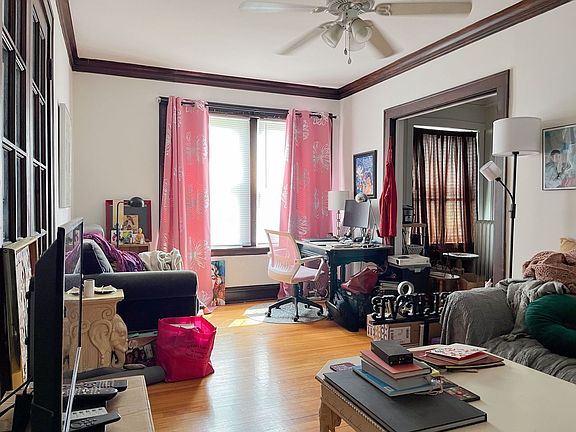 3rd image of 4542 N Maplewood Ave APT 1H
