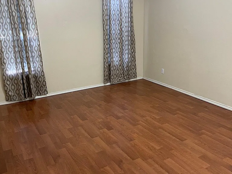 4616 Swallow Ave — Photo 10