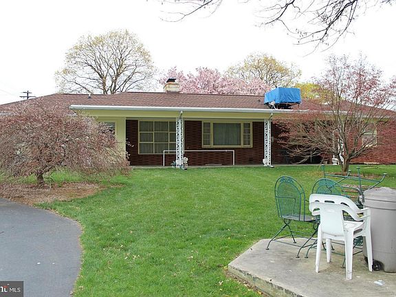 5th image of 255 Pangborn Blvd