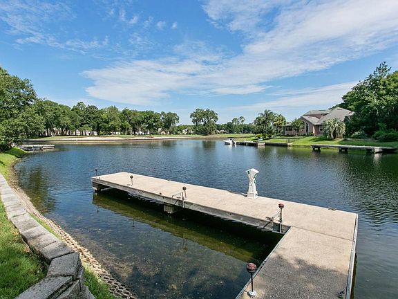 3rd image of 13759 Club Cove Dr