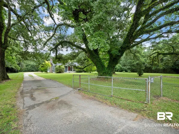 105 N Dobson Ave, Bay Minette, AL 36507