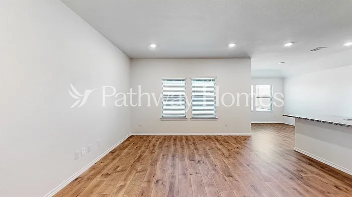 957 English Dr — Photo 3