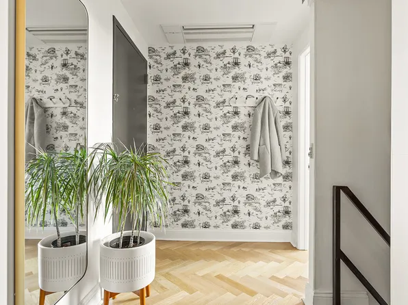 531 Vanderbilt Avenue image 7 of 21