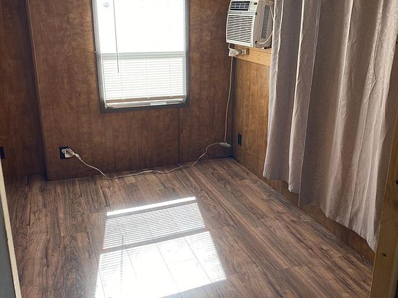 2nd image of 352 San Jose St