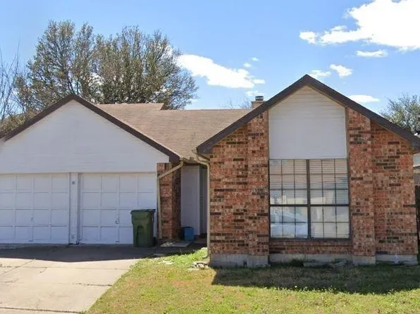 330 Valley Spring Dr, Arlington, TX 76018
