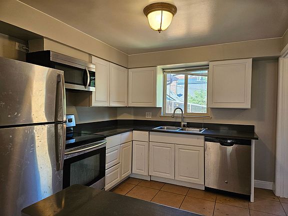 5th image of 820 S Sherman St APT 1