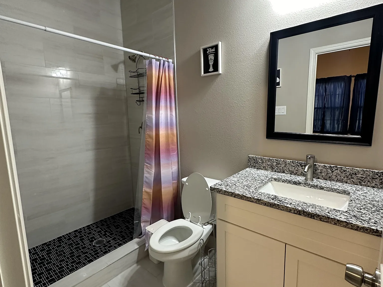4 bed, 4.0 bath, 2200 sqft, $1,027 — Photo 2