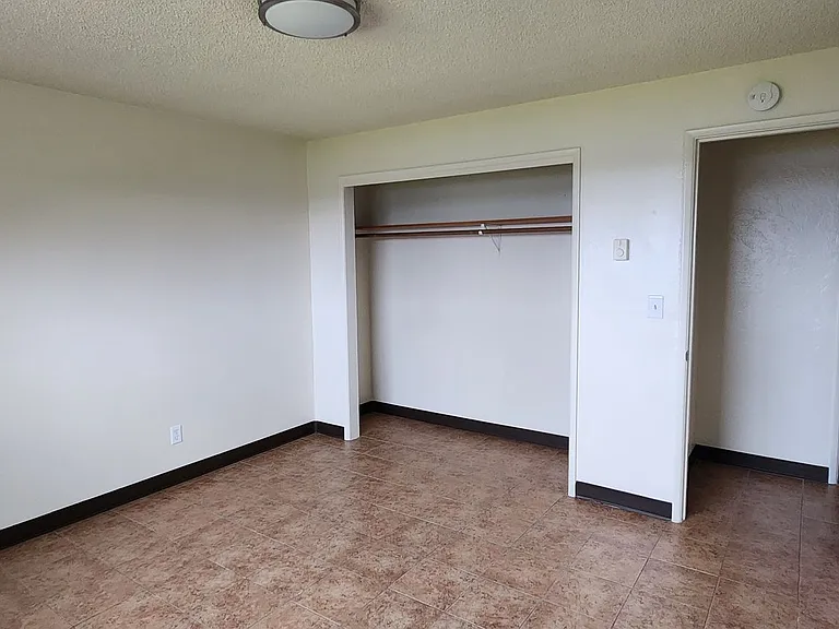 1242 SW Murray St — Photo 4