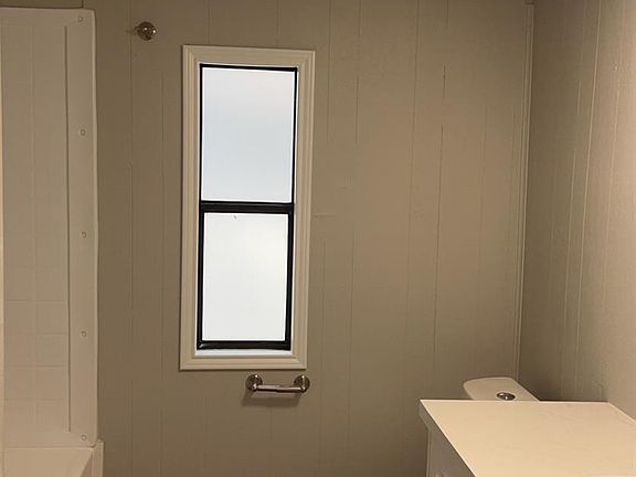 4th image of 213 Orange St