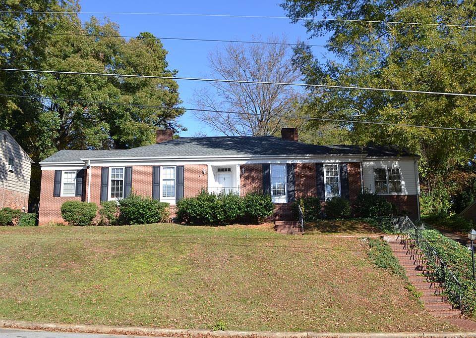 1st image of 141 Stratford Pl