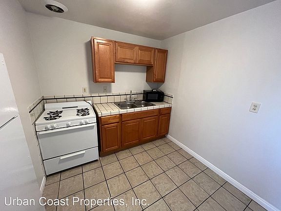 4th image of 3772 41st St APT 4