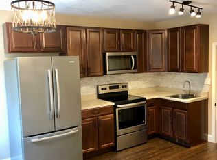 304 9th St #B, Sellersville, PA 18960