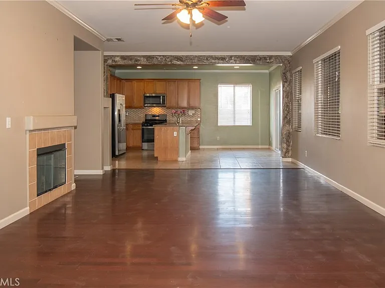 619 W Avenue H13 — Photo 36