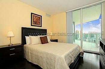 4th image of 150 Sunny Isles Blvd Unit 504