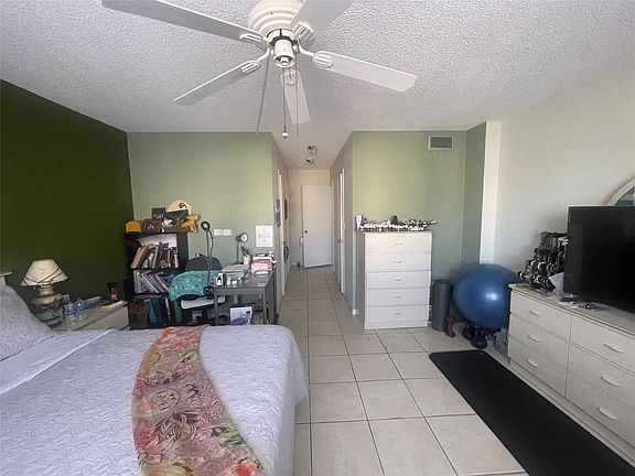 5th image of 901 NE 14th Avenue #506