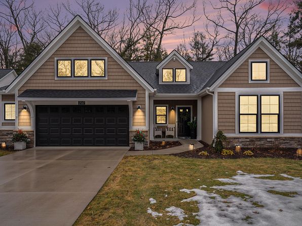 17547 Winged Foot Ct, Spring Lake, MI 49456