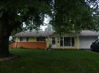 105 S Sycamore Ln, Markham, IL 60425