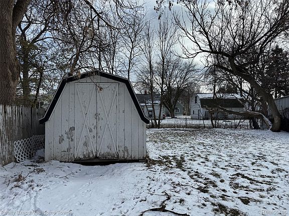 2nd image of 1518 Carleton St