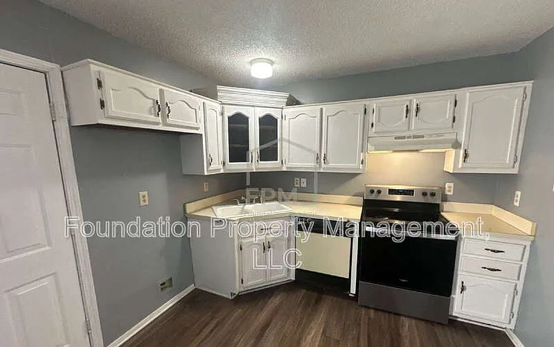 2 bed, 1.0 bath, 1024 sqft, $995 — Photo 3