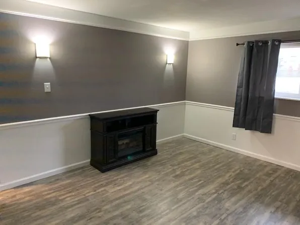 2009 Broadway, Highland, IL