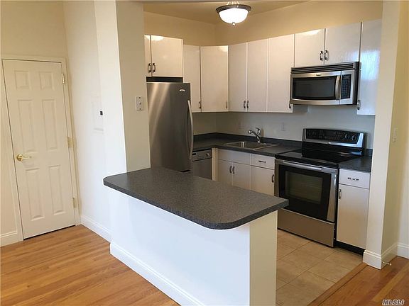 3rd image of 303 Main St APT 3C