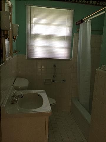 2nd image of 3605 Hewlett Dr
