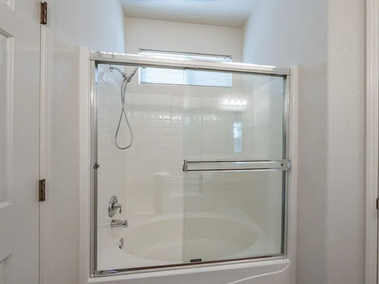1004 W Orange St — Photo 14