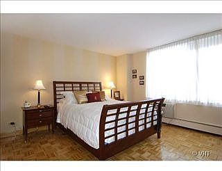 4th image of 336 W Wellington Ave APT 1901