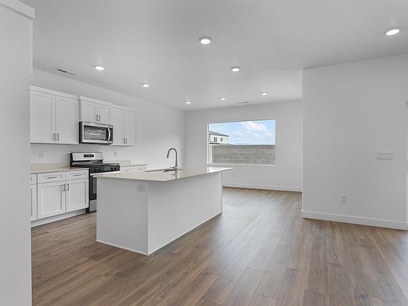 7th image of this home