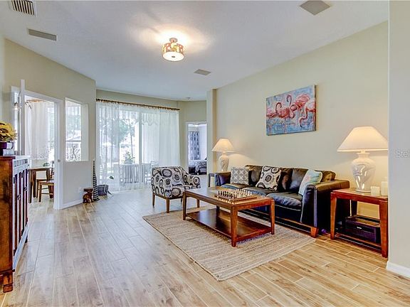 5th image of 2282 Highland Woods Dr