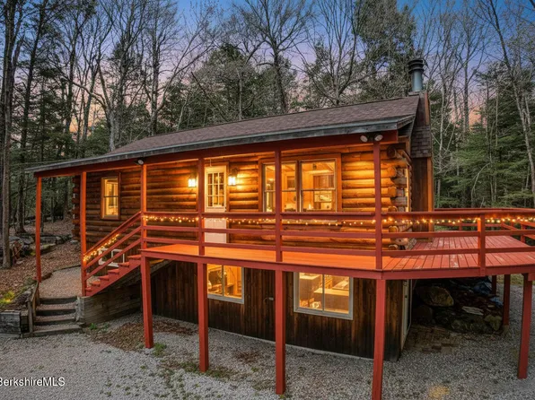 859 Moberg Rd, Becket, MA 01223