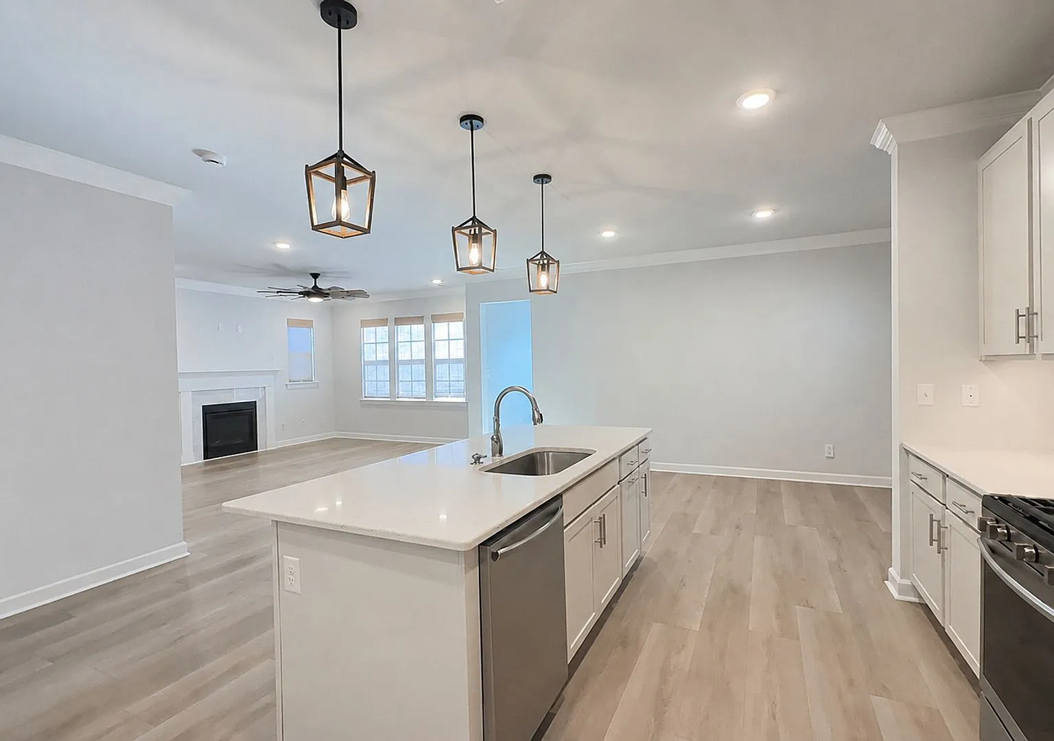 Spacious 4-Bedroom Chesapeake Home! — Photo 3