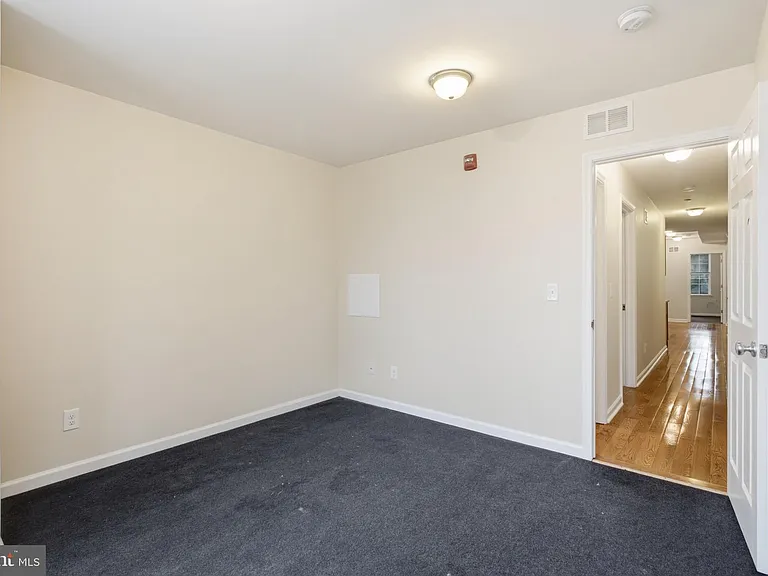 2238 N Park Ave #B — Photo 14