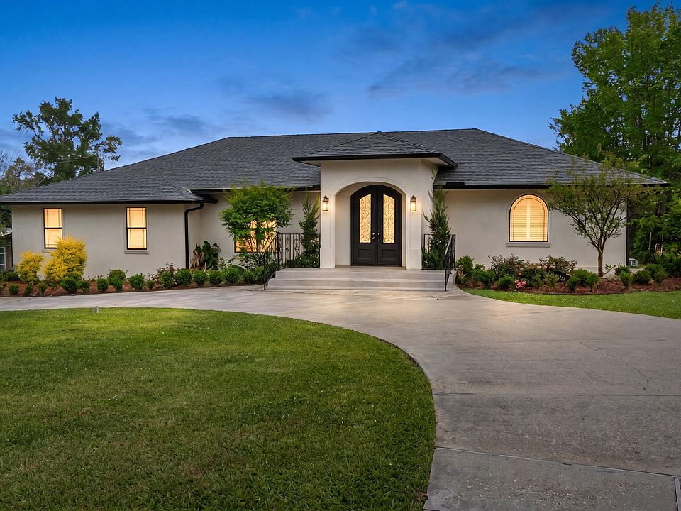 1st image of 223 Beverly Dr