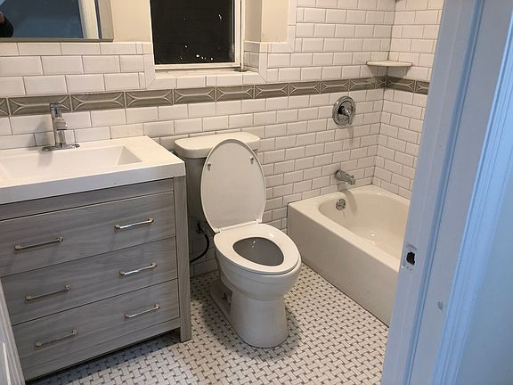 4th image of 279 Franklin St #2