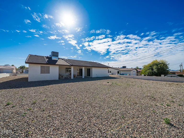 3099 Jamaica Blvd S — Photo 11