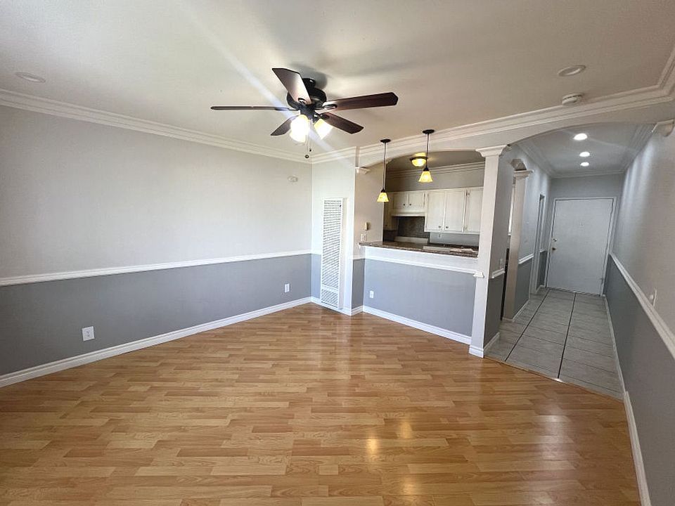 1st image of 11722 Saticoy St #21