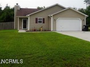 313 Top Knot Rd, Hubert, NC 28539