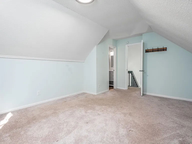 2 Tiffany Pl — Photo 13