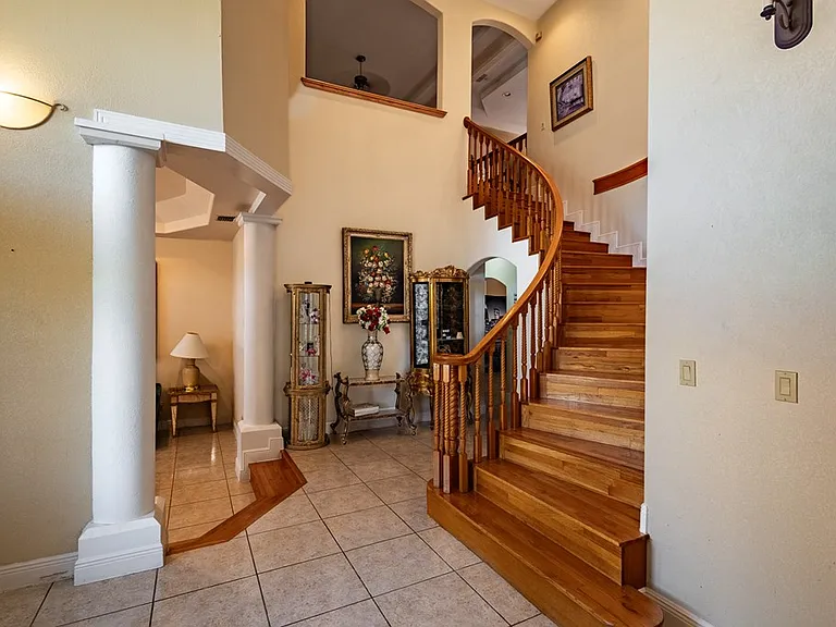 2201 Zacatecas Dr — Photo 10