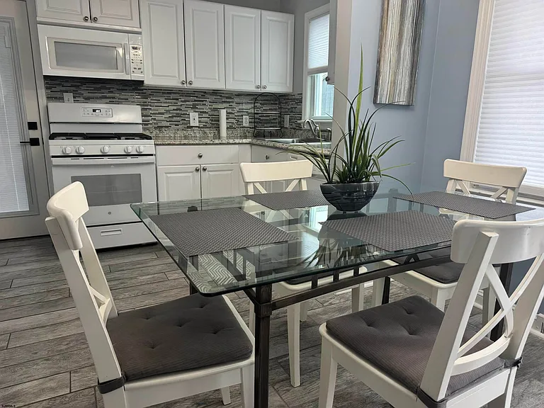 117 N Wilson Ave — Photo 9