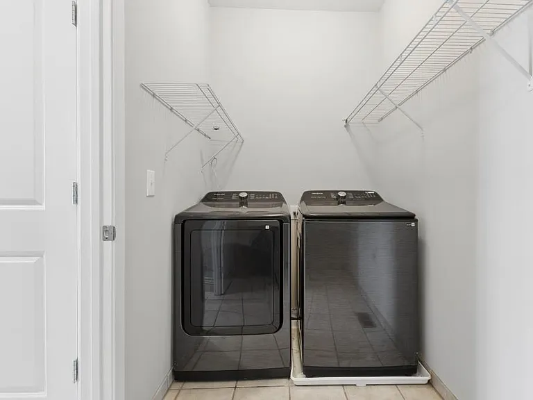 238 Walker St SW #37 — Photo 20