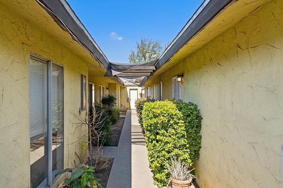 2nd image of 285 W Holland Ave