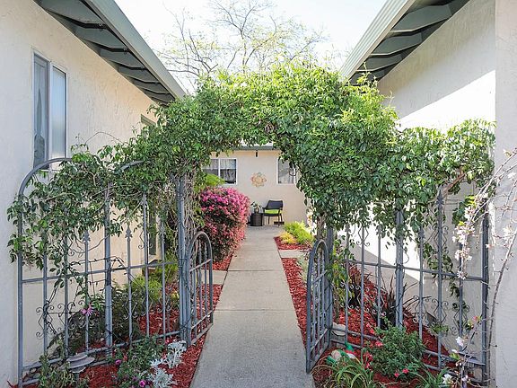 2nd image of 1040 W Hacienda Ave