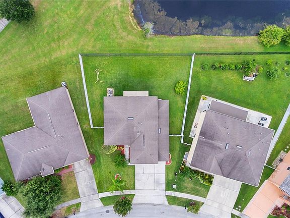 5th image of 4020 Greenleaf Dr