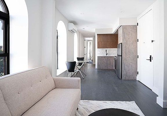 2nd image of 346 E 105th St #3D